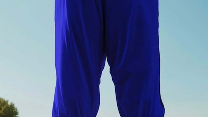 安装师傅会按照既定的施工方案进行安装。以下是门窗安装过程中的一些关键步骤：